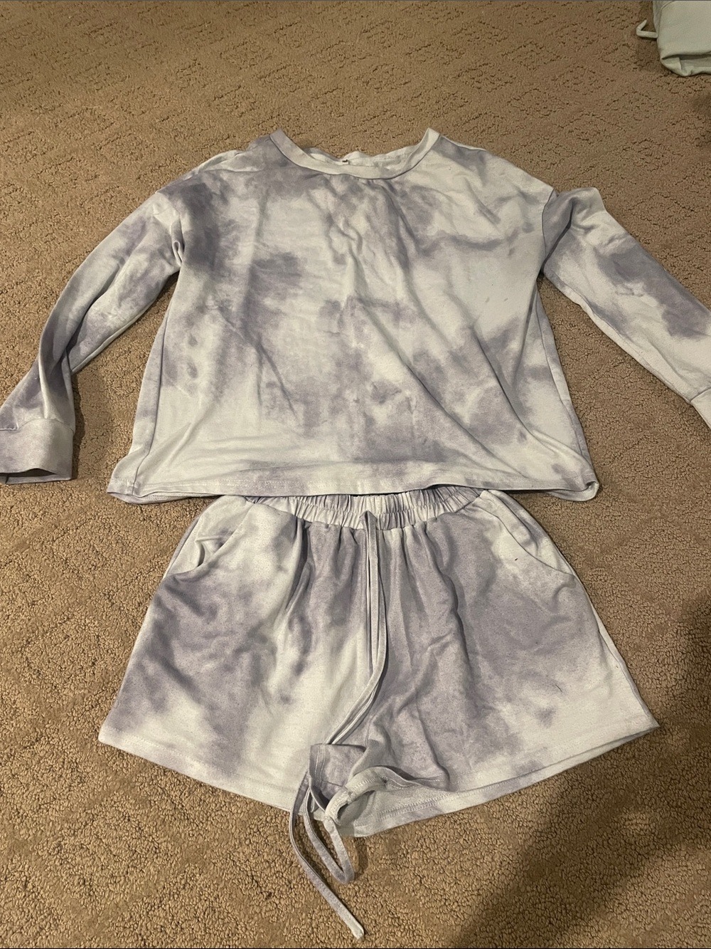 Amazon Women’s Tie-Dye Pajama Sets in Light Blue, Pale Blue, and Lavender - Picture 4 of 4